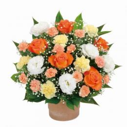 オレンジバラと黄色のアレンジメント