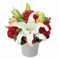 白ユリのエレガントアレンジメント