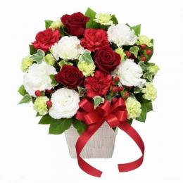 赤バラと赤リボンのアレンジメント
