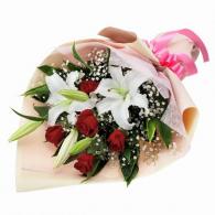 ユリと赤バラの花束